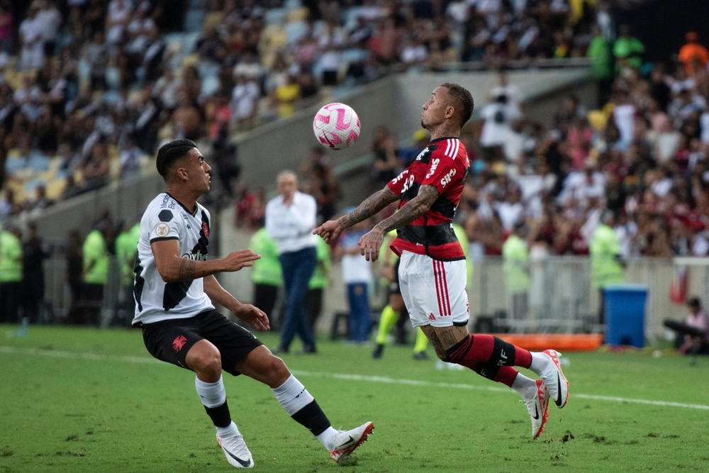 Decisões na Europa, na Libertadores e clássicos no Brasileirão